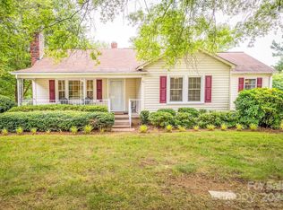 703 Bristol Dr, Statesville, NC 28677