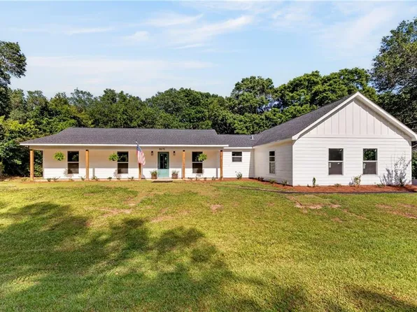 8675 Rosalene St W, Grand Bay, AL 36541