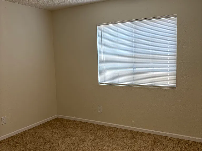 1030 Orchard Dr #D — Photo 3