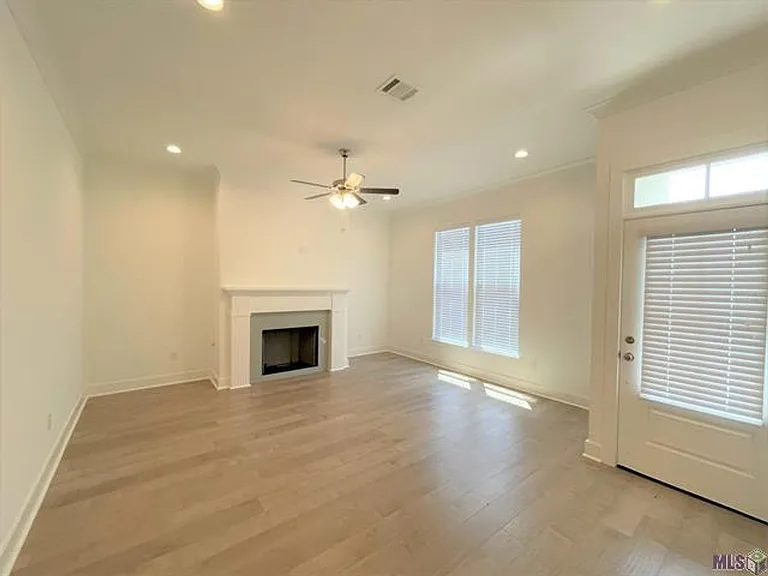 9905 Stonewater Dr — Photo 6