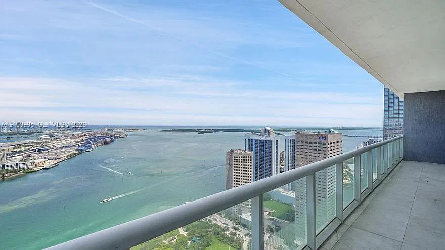 50 Biscayne Condo — Photo 4