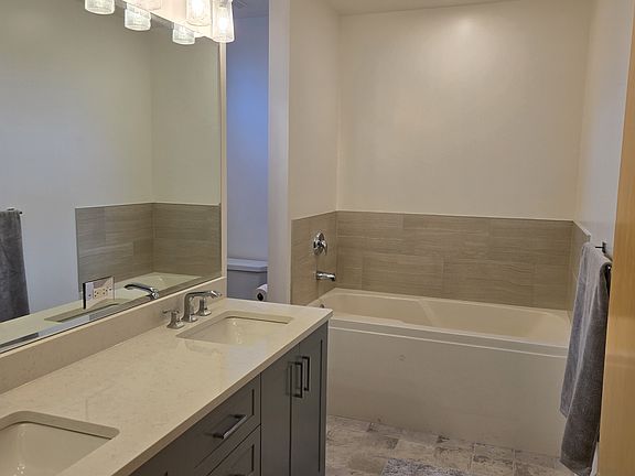 4th image of 4110 N Lincoln Ave Unit 310