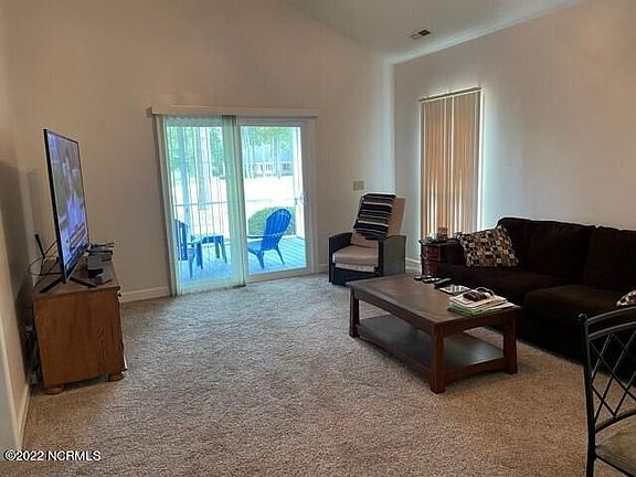 4th image of 3373 Laurel Ln