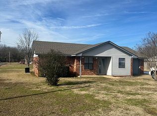 1103 N B St, Hugo, OK 74743