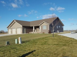 2526 Pebble Beach Rd, East Grand Forks, MN 56721