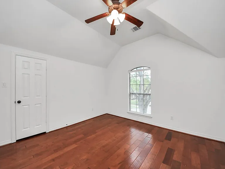 1807 Ravenel Ln — Photo 30