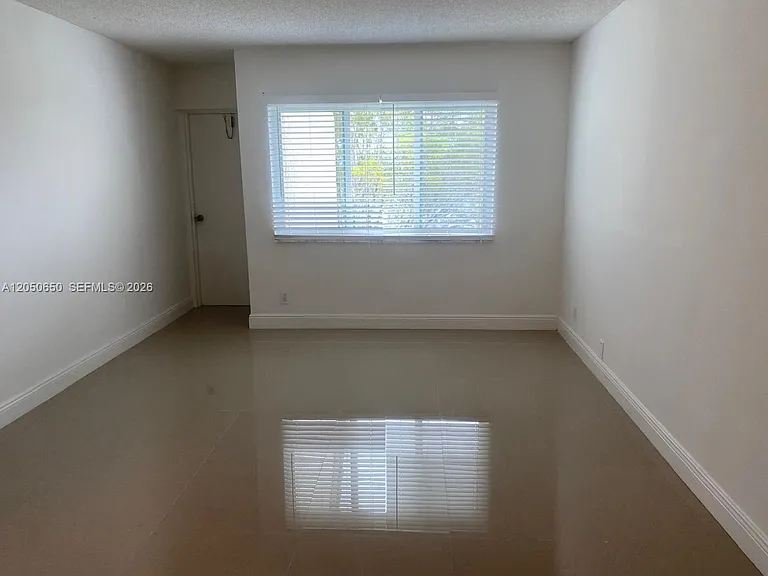 100 Lakeview Dr #316 — Photo 13