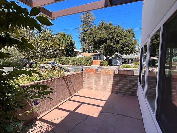 2nd image of 729 Roble Ave #1