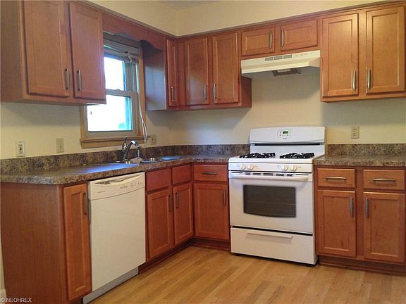 4th image of 727 Kenbridge Dr