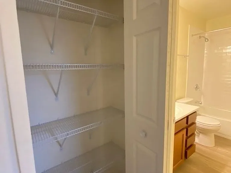 State Place Apartment Homes — Photo 57