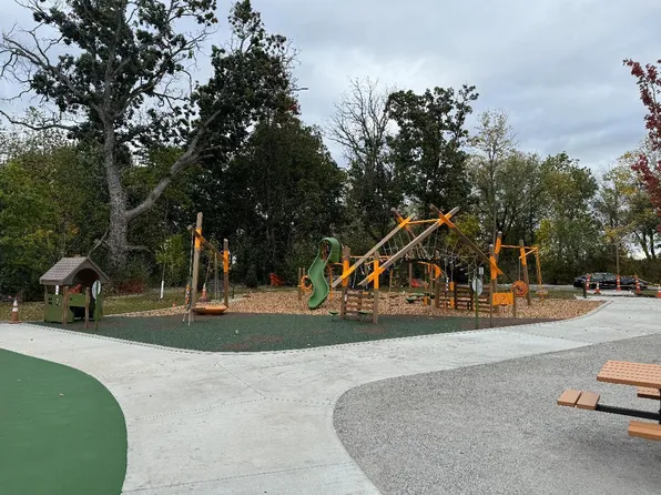 2407 Laurie Ct W, Saint Paul, MN 55113