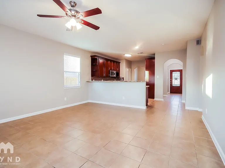 6510 Pine Tree Spg — Photo 4