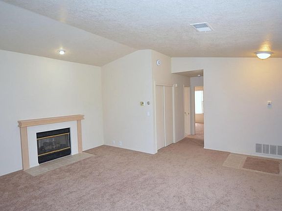 4th image of 10601 Clyburn Park Dr NE