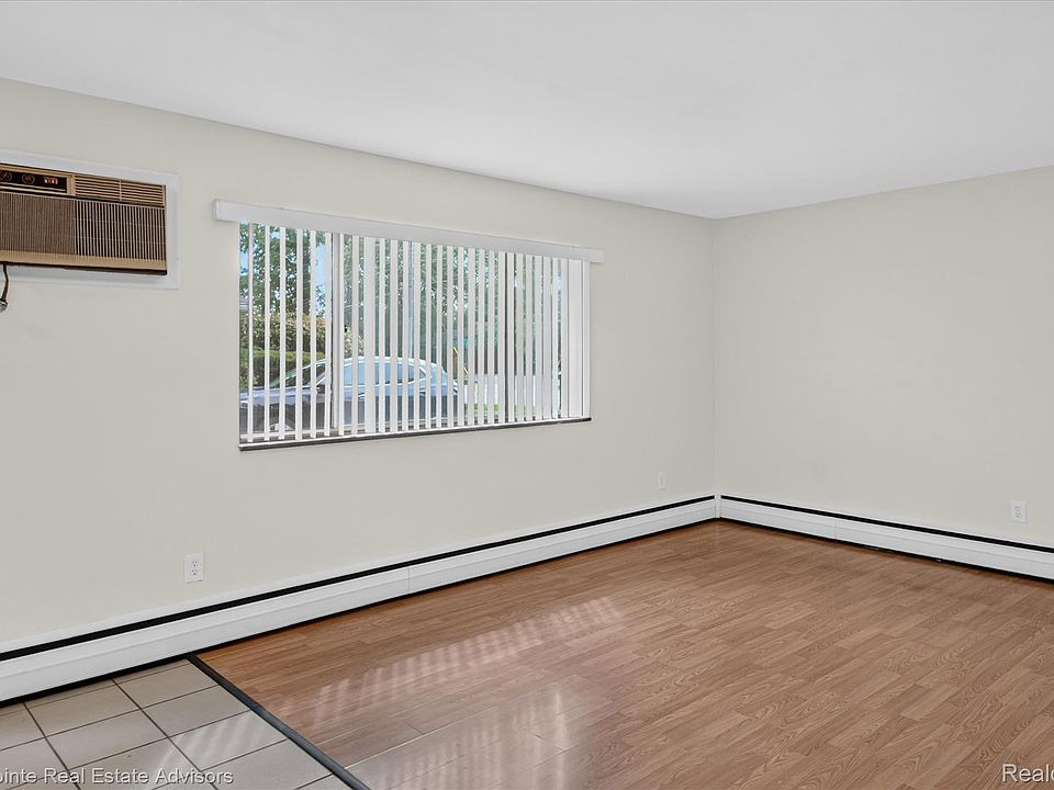 2328 Crooks Rd, photo 8