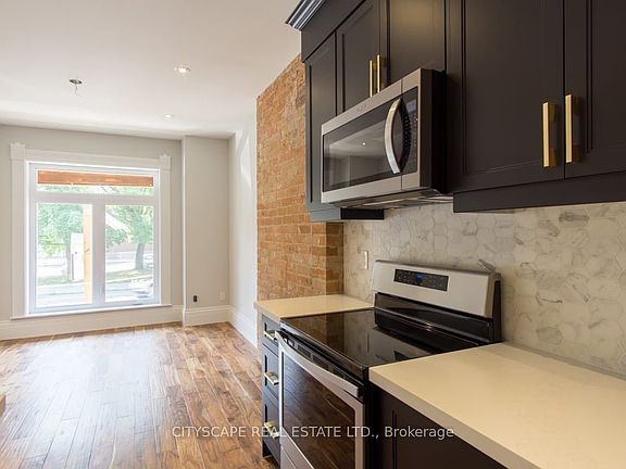 2nd image of 936 Dundas St E