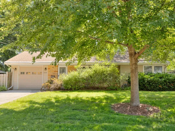 4509 Wakonda Pkwy, Des Moines, IA 50315