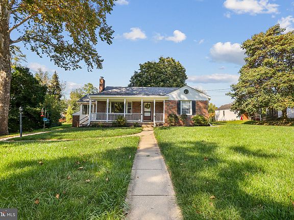 3rd image of 13913 Hanover Pike