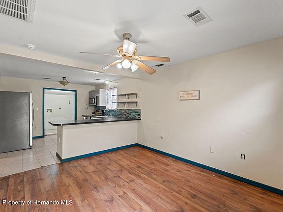 3rd image of 20098 Wildwood Dr