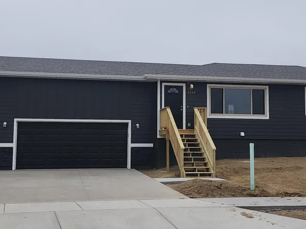 2600 N Bent Grass Ct, Sioux Falls, SD 57107