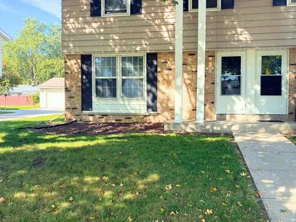1622 S Prairie Ave, Waukesha, WI 53189