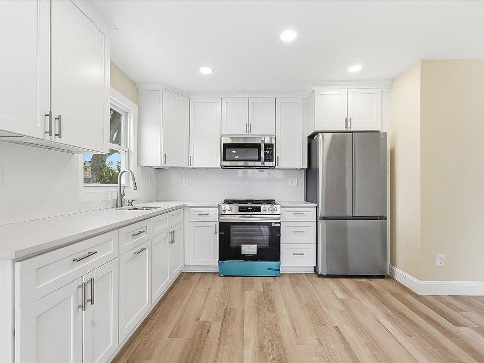 1st image of 202 41st St