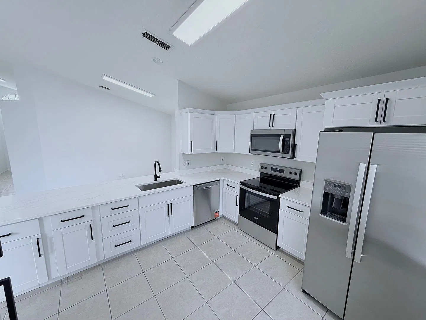 Remodeled 3/2 near Goldenrod and SR408 — Photo 3