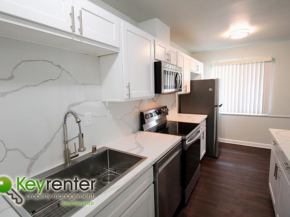3rd image of 3222 2nd Ave APT 8