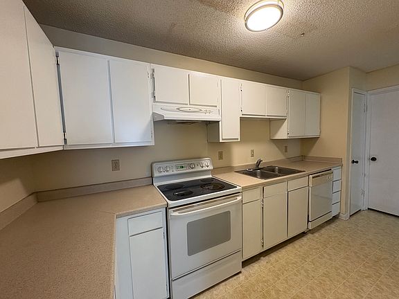 4th image of 3555 Sable Palm Ln #7P