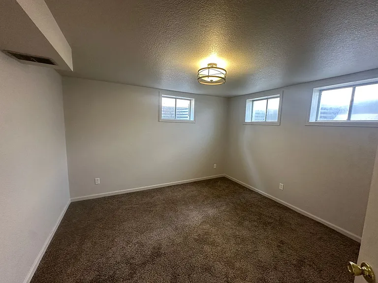 604 Tulane Dr — Photo 9
