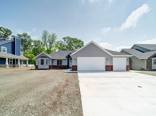 67660 Ashley Ave, Richmond, MI 48062