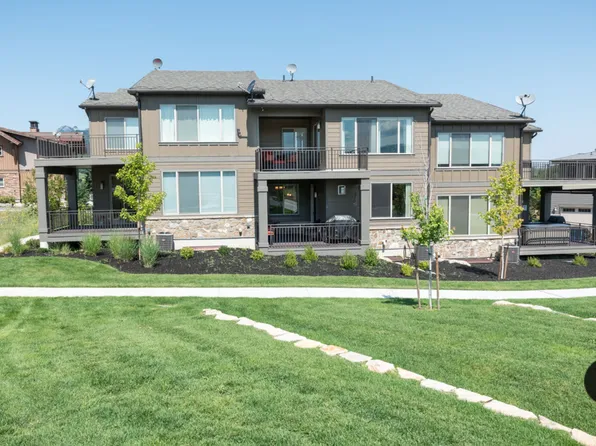 832 S Edgewater Ct, Huntsville, UT 84317