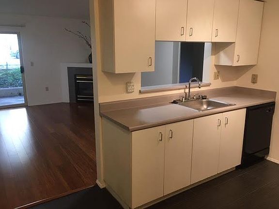 5th image of 6909 Weedin Pl NE APT B103