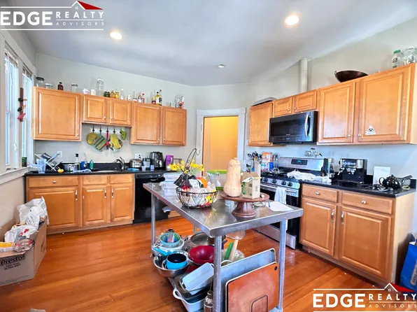 46 Mapleton St APT 2, Brighton, MA 02135