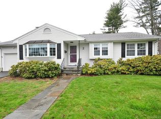 2 Hart St, Farmington, CT 06032
