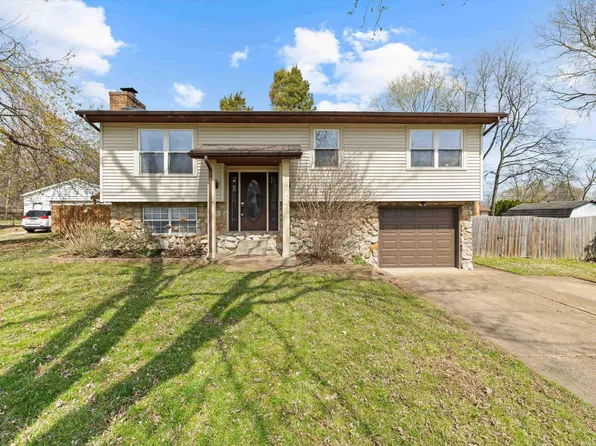 7366 Oakdale Dr, Newburgh, IN 47630