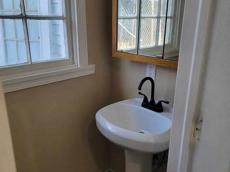 627 Corson St — Photo 20