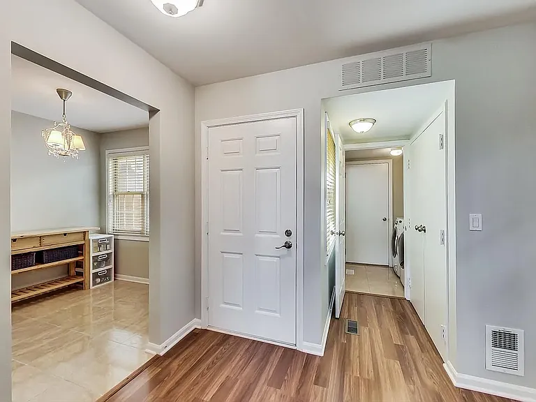 3245 Daniels Ct — Photo 9
