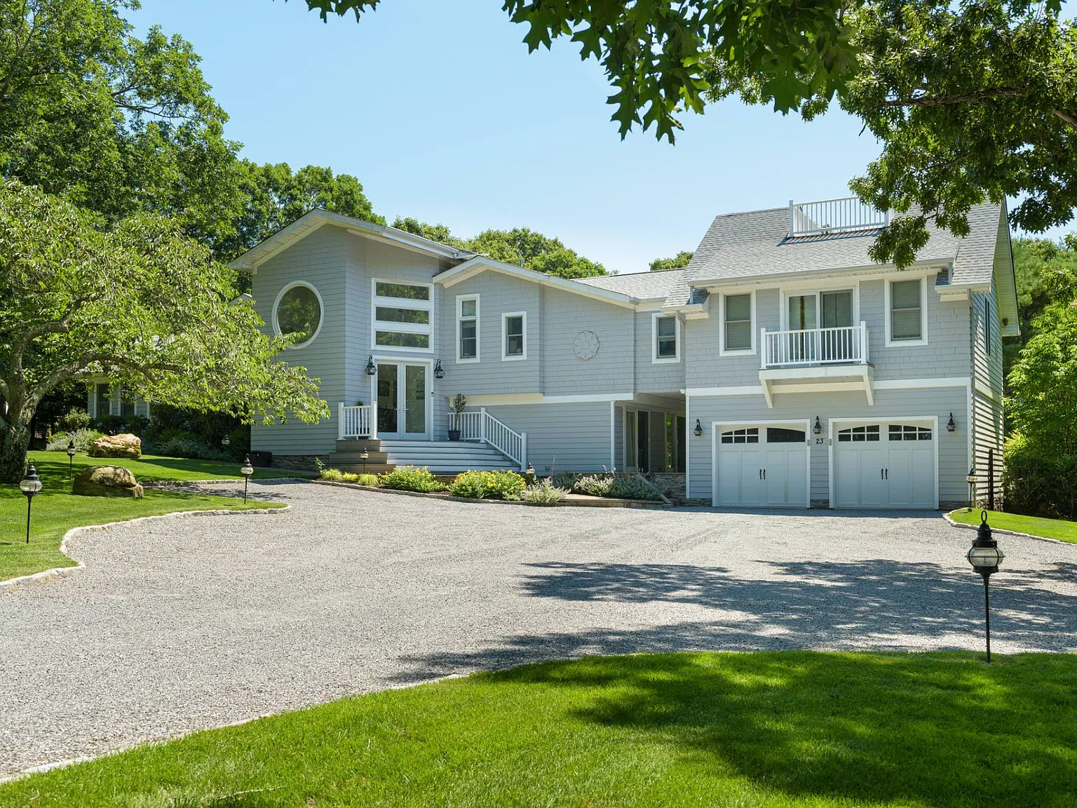Beautiful East Hampton by the Bay for Summer — Photo 1
