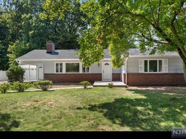 43 Stever Ave, Hillsdale, NJ 07642