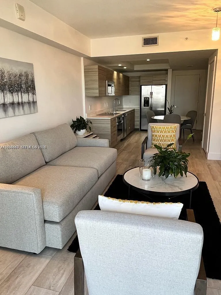 3401 Midtown Condo — Photo 3