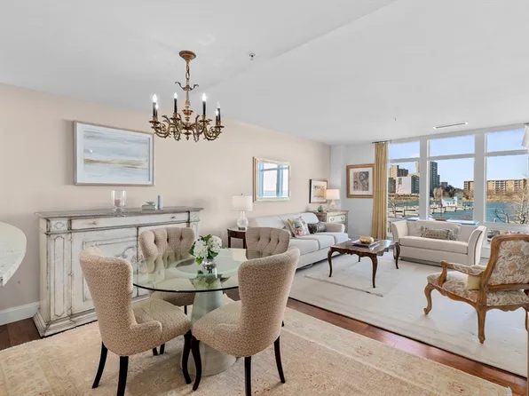 23 Shipyard Dr APT 202, Hingham, MA 02043