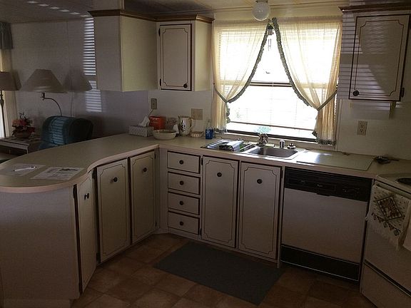 5th image of 2708 S Crystal Lake Dr