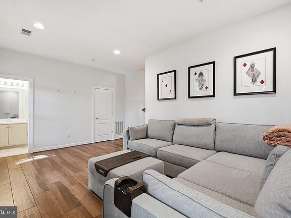 5th image of 7717 Spoleto Ln