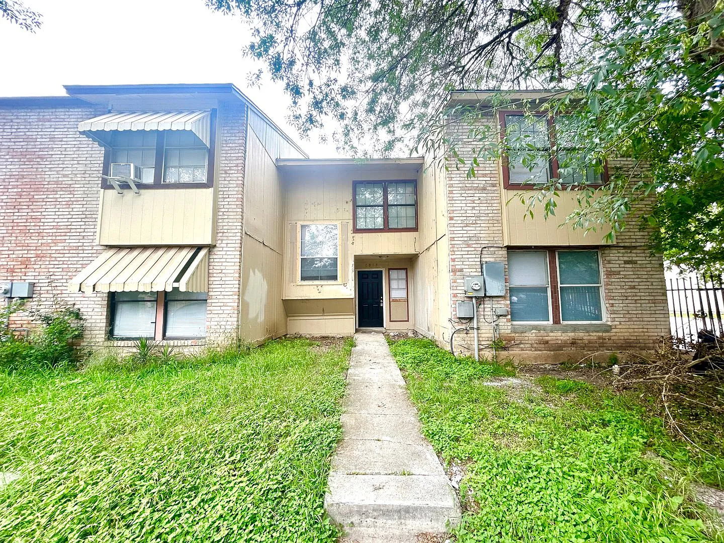 *Coming Soon* 2-Story 3 Bedroom / 2 Bath Home Near Randolph Afb! — Photo 2