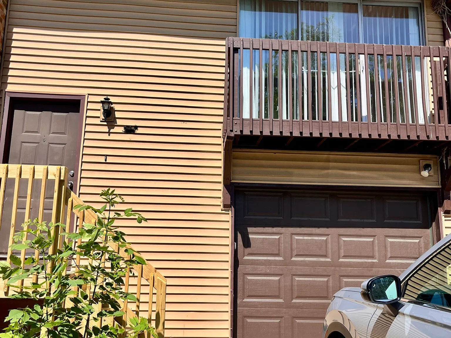 337 Ottawa Dr — Photo 1