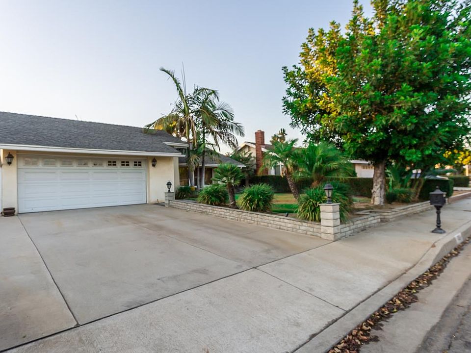 1st image of 1125 Grossmont Dr