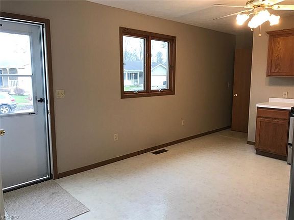 5th image of 278 Horseshoe Dr