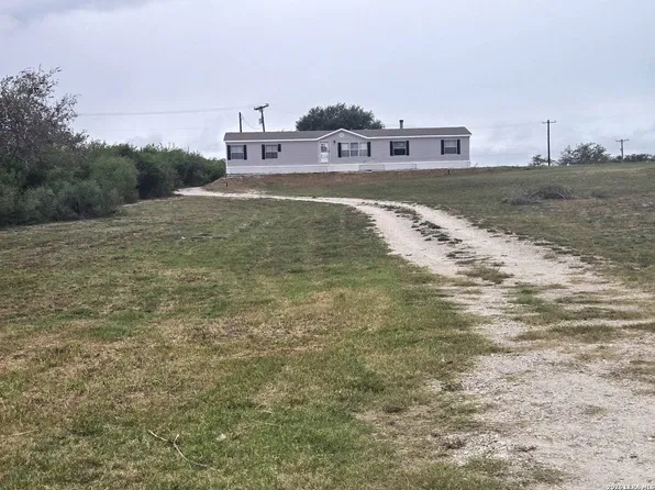 10455 Seventh, Pettus, TX 78146