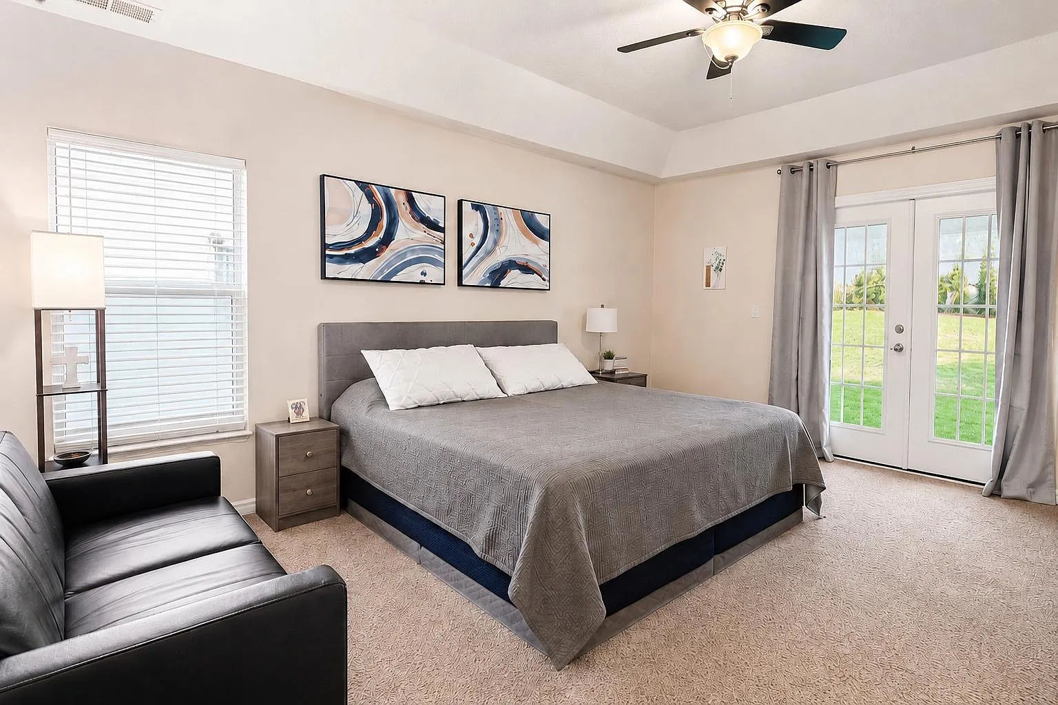 4 bed, 2295 sqft, $2,850 — Photo 2