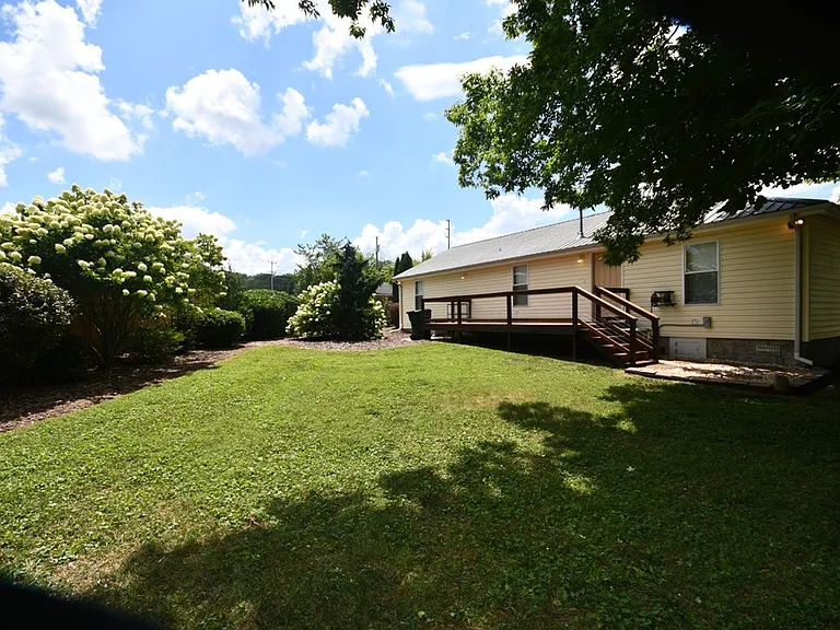 8513 Igou Gap Rd — Photo 16